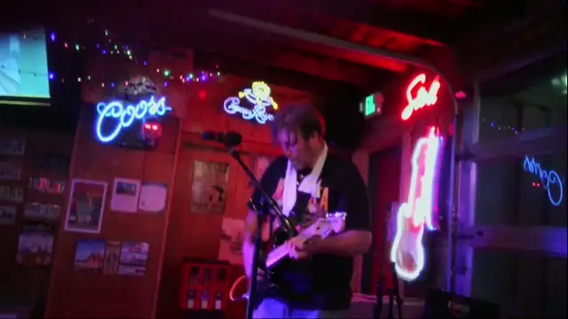 Live Sunday and Wednesday 8-12 Morrison Holiday Bar  on 25-Jun-25-20:23:11