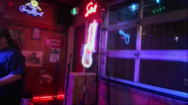 Live Sunday and Wednesday 8-12 Morrison Holiday Bar  on 29-Jun-25-21:34:08