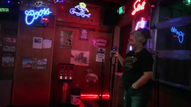 Live Sunday and Wednesday 8-12 Morrison Holiday Bar  on 29-Jun-25-21:37:57