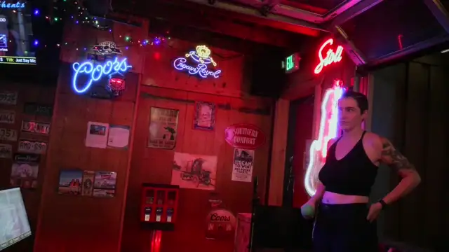 Live Sunday and Wednesday 8-12 Morrison Holiday Bar  on 09-Jul-25-21:22:39