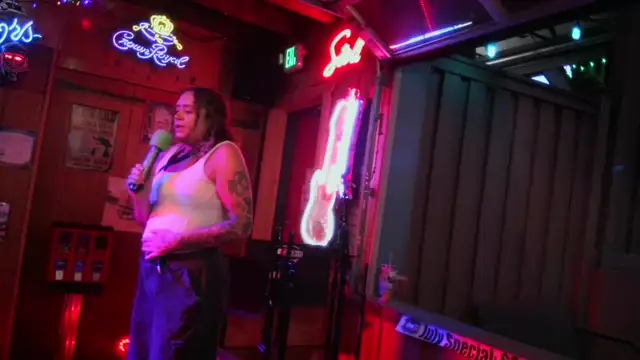 Live Sunday and Wednesday 8-12 Morrison Holiday Bar  on 16-Jul-25-20:10:19