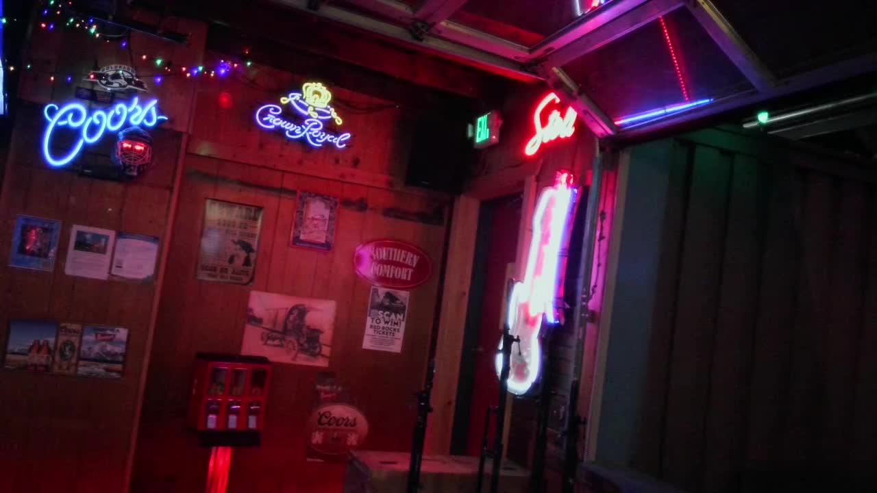Live Sunday and Wednesday 8-12 Morrison Holiday Bar  on 07-Sep-25-20:03:41