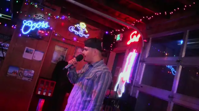 Live Sunday and Wednesday 8-12 Morrison Holiday Bar  on 19-Oct-25-22:00:47