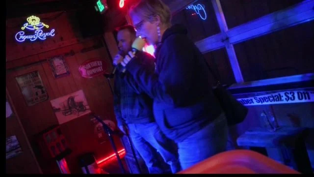 Live Sunday and Wednesday 8-12 Morrison Holiday Bar  on 14-Dec-25-20:30:43