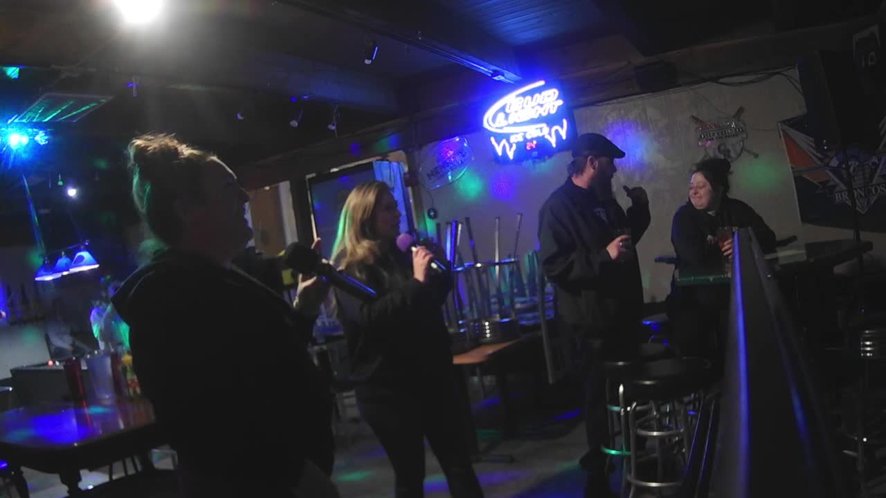 Live from Monaghans  on 03-Jan-26-22:52:38