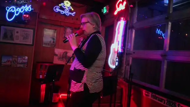 Live Sunday and Wednesday 8-12 Morrison Holiday Bar  on 01-Feb-26-20:02:48