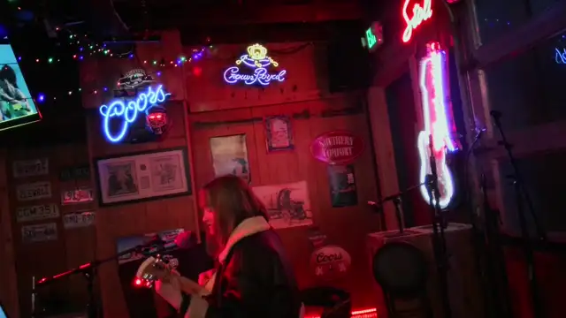 Live Karaoke Morrison Holiday Bar on 18-Feb-26-20:05:43